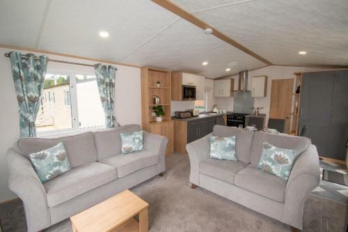 Yorkshire Lodge With Hot Tub