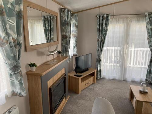Yorkshire Lodge With Hot Tub