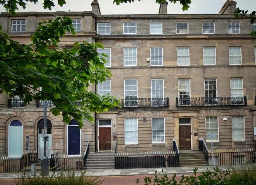 Apartment 4 Hamilton Square