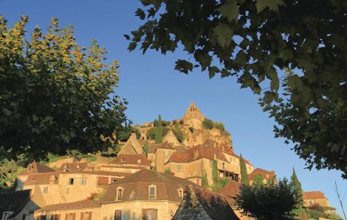 Holiday Home Le Bourg H-680