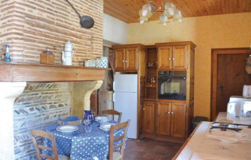 Holiday Home Le Bourg H-680