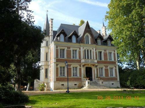 Hotel H�tel Le Manoir De Contres