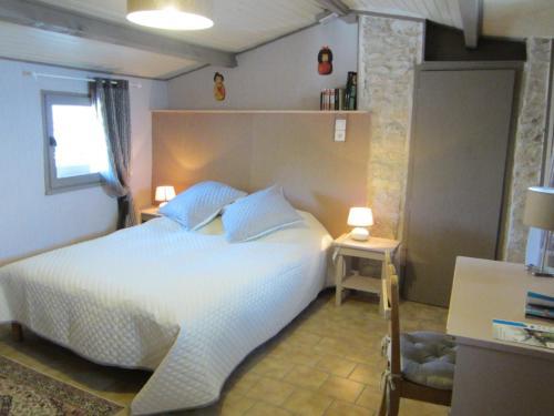Hostal Chambres, Table D'h�tes Et Gites Les Mesanges