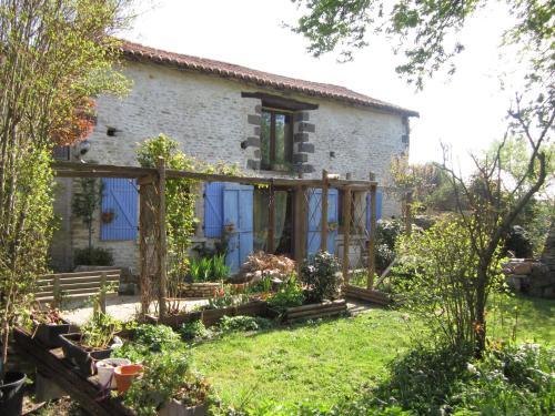 Hostal Chambres, Table D'h�tes Et Gites Les Mesanges