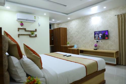 Hotel 8th Mile Suites