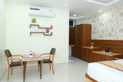 Hotel 8th Mile Suites