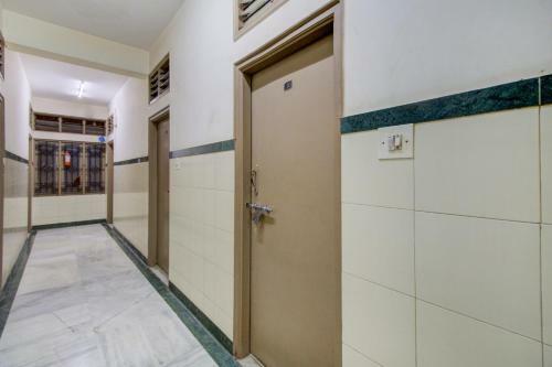 Hotel Spot On 75643 Golden Guest House