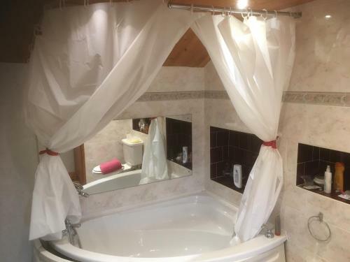 Bed & Breakfast Demelza Cottage