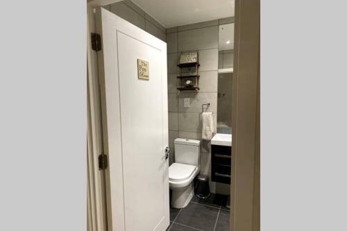 Luxury 1 Bedroom Apartment With Netflix & Parking