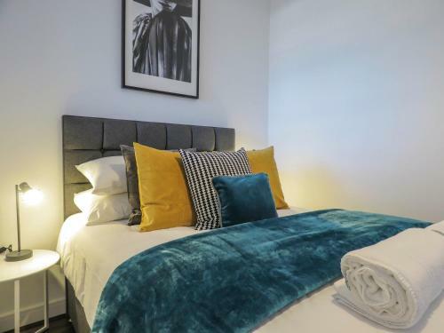 Tudors Esuites Jq Studio Apartment