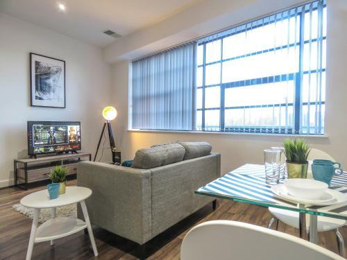 Tudors Esuites Jq Studio Apartment