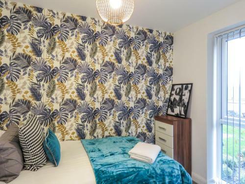 Tudors Esuites 5 Bed House