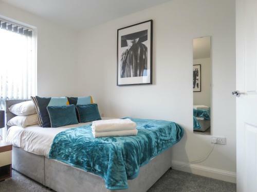Tudors Esuites 5 Bed House