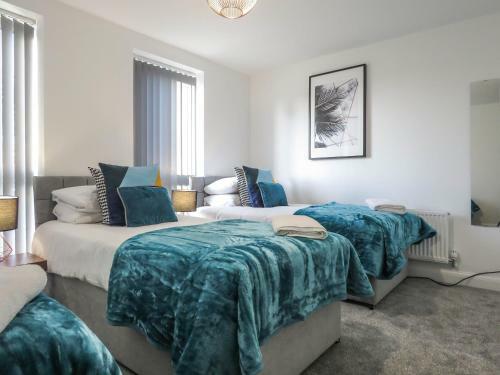 Tudors Esuites 5 Bed House