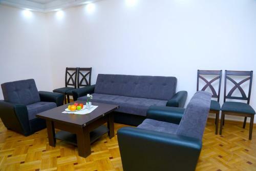 Sunny Apartment On Sayat-nova Avenue & Tours