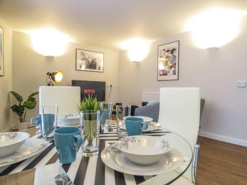 Tudors Esuites Jq Apartments Two Bedrooms