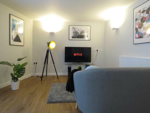 Tudors Esuites Jq Apartments Two Bedrooms