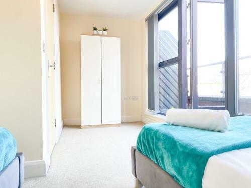 Tudors Esuites House City Centre Netflix