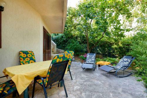 Apartments Banjole Garden