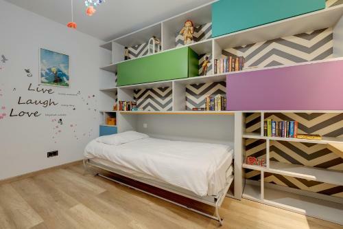 Superb Seafront Family Apartment