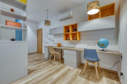 Superb Seafront Family Apartment