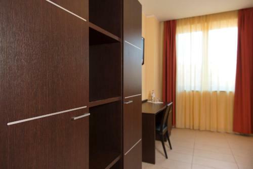 Hotel Letizi�