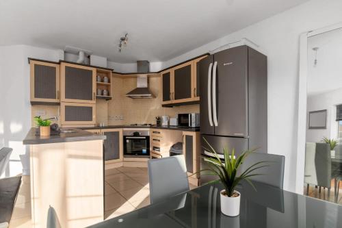 Vibrant & Warm Apartment In Central Birmingham