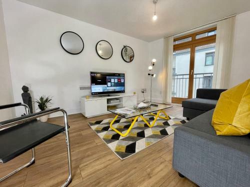 Stylish Luxe Apartment In City Centre W/ Netflix