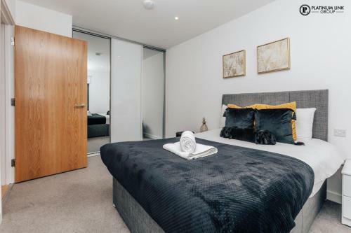 Platinum Link Apartments, Luxury New Build, One Bed, Marble Asthetic