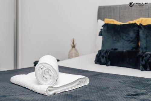 Platinum Link Apartments, Luxury New Build, One Bed, Marble Asthetic