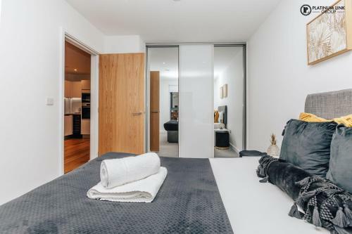 Platinum Link Apartments, Luxury New Build, One Bed, Marble Asthetic