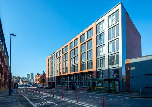 Contemporary 1 Bedroom Apartment In Central Birmingham