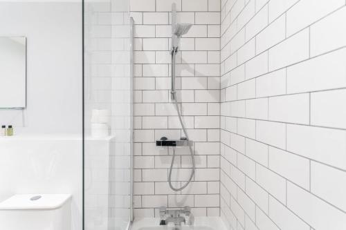 Contemporary 1 Bedroom Apartment In Central Birmingham