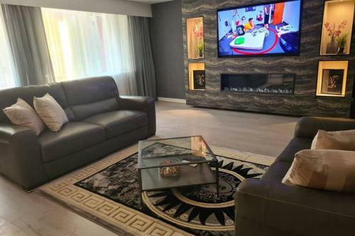 The Exclusive Jacuzzi Apartments