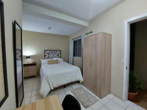Habitaci�n En Villa De Las Hadas