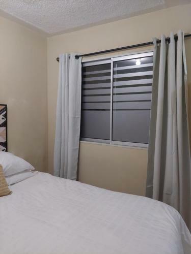Habitaci�n En Villa De Las Hadas