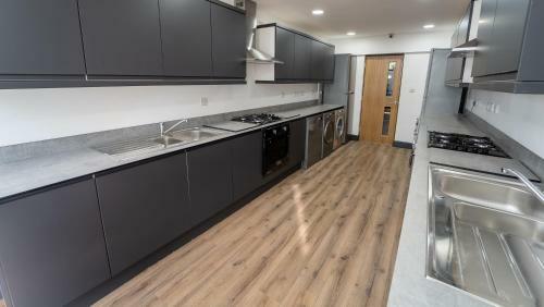 Apartamento Spacious Serviced Studio With Large Kitchenette