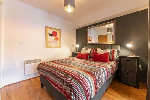 Luxury 1 Bedroom Apartment - Central Birmingham, Cube And Mailbox