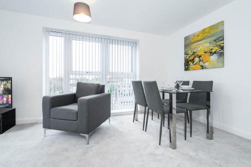 Cosy-abstract Top Floor Apartment - City Centre ?