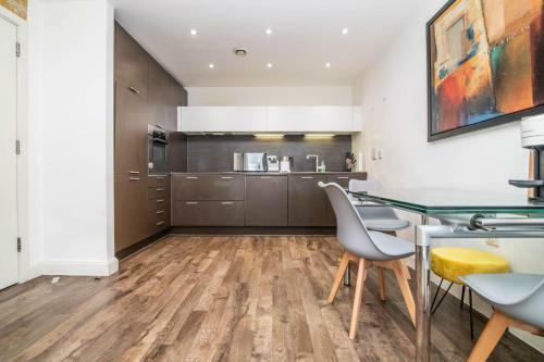 Apartamento ? Vibrant 2 Bed 2 Bath W/balcony Free Parking - Chinatown