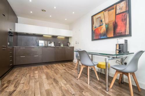 Apartamento ? Vibrant 2 Bed 2 Bath W/balcony Free Parking - Chinatown