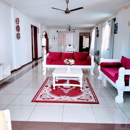 3 Bedroom Beach Front Apartment By Vee Homes Kenya