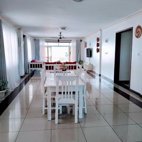 3 Bedroom Beach Front Apartment By Vee Homes Kenya