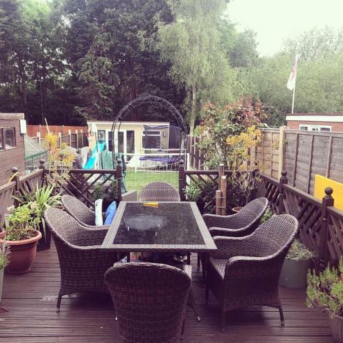 Large Home, Close To Bhx, Nec, Jlr, 4 Double Beds!