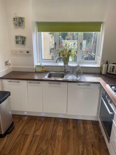 Large Home, Close To Bhx, Nec, Jlr, 4 Double Beds!