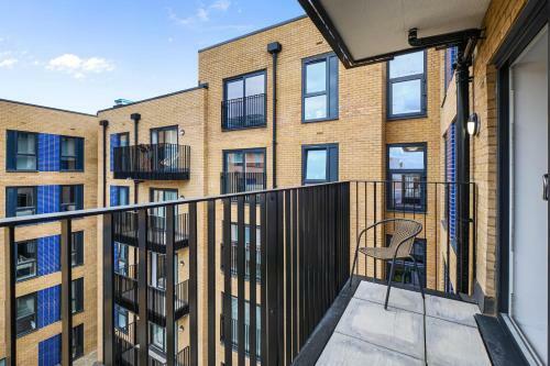 Central Birmingham 2 Bed Apartment With Balcony