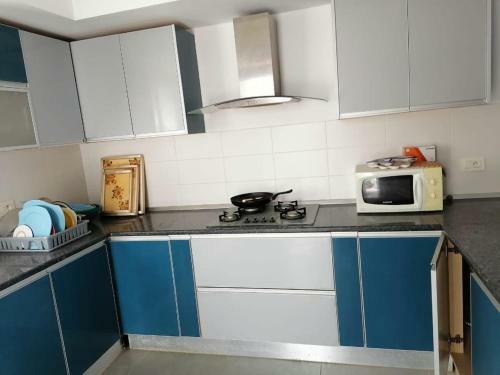 Villa S+5 Pied Dans L'eau Plage Ezzahra 22993892