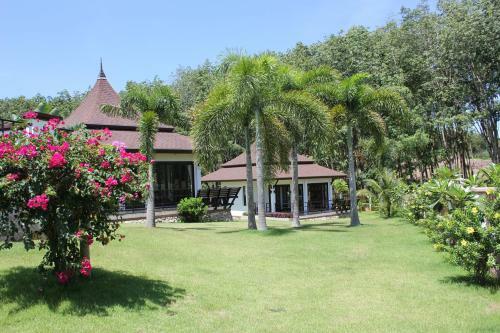 Hotel Leelawadee Garden Resort