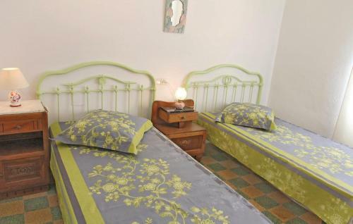 Holiday Home Couemes-vauc� N-776