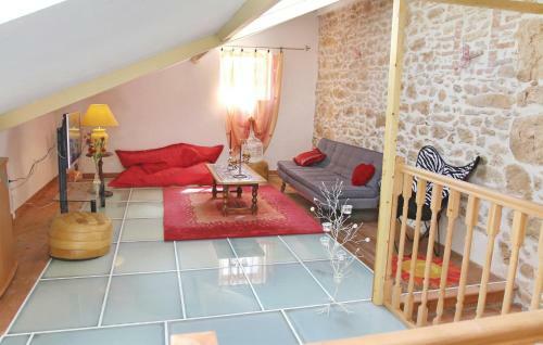 Holiday Home Couemes-vauc� N-776